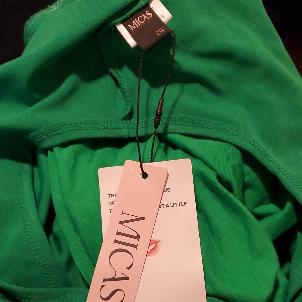 MICAS Green Sleeveless Curve Dress - Picture 7 of 7